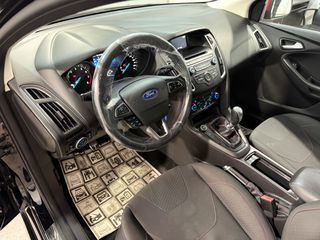Ford Focus 2015 ST-LINE-thumb-11