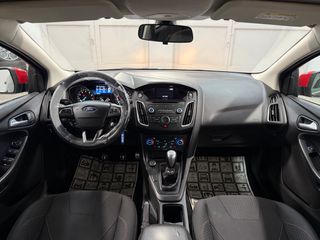 Ford Focus 2015 ST-LINE-thumb-22