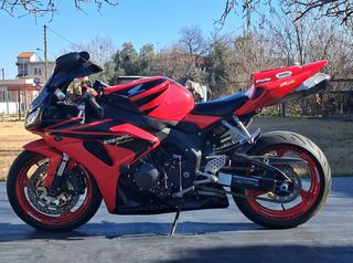 Honda CBR 1000RR 2006 FIREBLADE-thumb-1