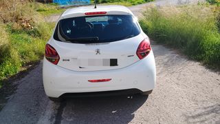 Peugeot 208 2016-thumb-6