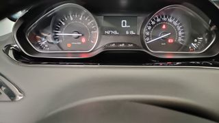 Peugeot 208 2016-thumb-12