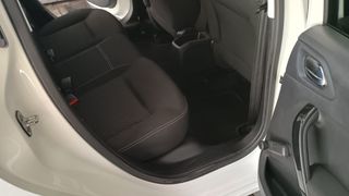 Peugeot 208 2016-thumb-13