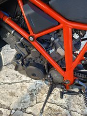 KTM 1290 Super Duke R 2015-thumb-4