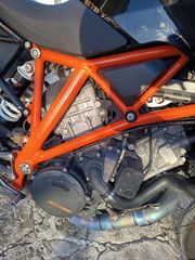 KTM 1290 Super Duke R 2015-thumb-5