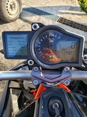 KTM 1290 Super Duke R 2015-thumb-8