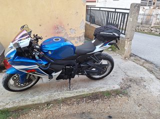 Suzuki GSX-R 600 2011-thumb-4