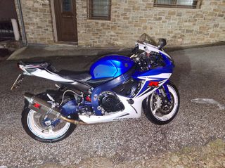 Suzuki GSX-R 600 2011-thumb-6