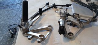 Πωλούνται γνήσια μαρσπιε οδηγού HONDA CBR 400 RR NC 23