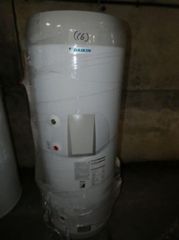 Δοχείο Ζεστού Νερού Χρήσης Daikin EKHWS250D3V3