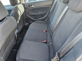 Peugeot 308 2018-thumb-15