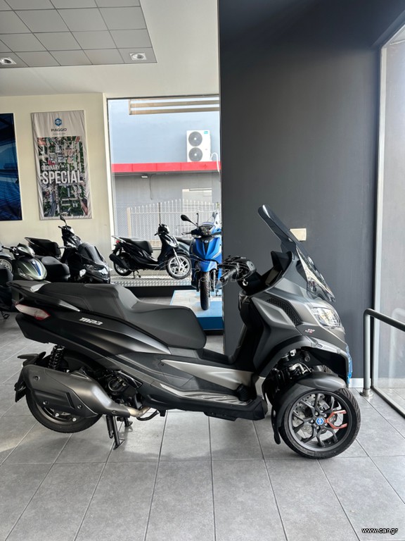 Piaggio MP3 530 2026 EXCLUSIVE Nero meteora 4 χρόνια εγγυηση