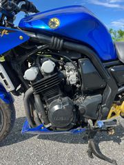 Yamaha FZR 600 2004 FAZER 600-thumb-6