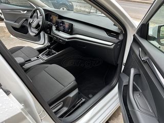 Skoda Octavia 2021-thumb-12