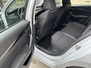 Skoda Octavia 2021-thumb-13