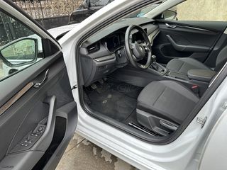 Skoda Octavia 2021-thumb-7