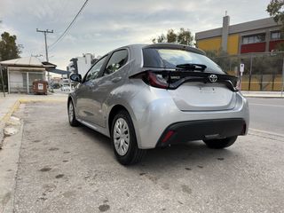 Toyota Yaris 2023 1.0 VVT-i Comfort-thumb-4
