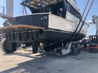 Hatteras 1984 fly-thumb-7