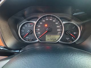 Toyota Yaris 2016 1.4 D-4D DIESEL PANORAMA-thumb-35