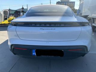 Porsche Taycan 2023-thumb-7