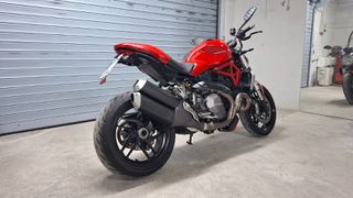 Ducati Monster 1200 2017-thumb-1