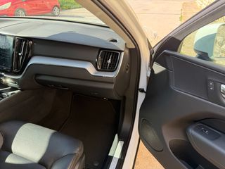 Volvo XC 60 2018 Ελλ.Αντιπ./Service Σφακ/D4 AWD-thumb-36