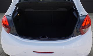 Peugeot 208 2018 Allure, Automatic, Navi, Clima-thumb-8