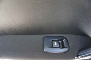 Peugeot 208 2018 Allure, Automatic, Navi, Clima-thumb-10