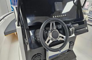 Poseidon 2026 Protagon 25 space Yamaha F250-thumb-1