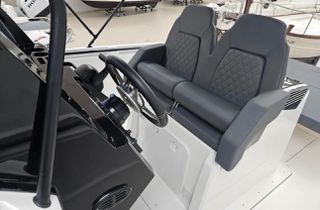 Poseidon 2026 Protagon 25 space Yamaha F250-thumb-2
