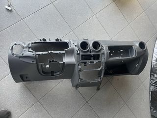 Ταμπλό χωρίς αερόσακο από Dacia Duster 2010-2014