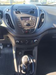Ford Transit Courier 2016-thumb-3