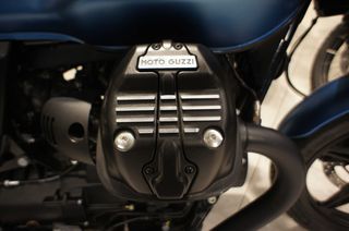 Moto Guzzi V 7 2026 MG V7 STONE ΠΡΟΣΦΟΡΑ-thumb-4