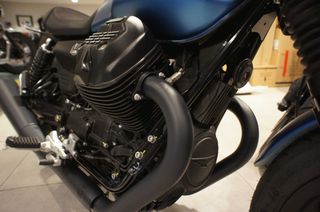 Moto Guzzi V 7 2026 MG V7 STONE ΠΡΟΣΦΟΡΑ-thumb-9