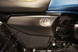 Moto Guzzi V 7 2026 MG V7 STONE ΠΡΟΣΦΟΡΑ-thumb-11