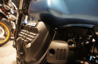 Moto Guzzi V 7 2026 MG V7 STONE ΠΡΟΣΦΟΡΑ-thumb-21
