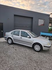 Volkswagen Bora 2001-thumb-1