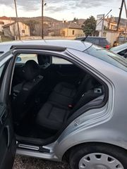 Volkswagen Bora 2001-thumb-5