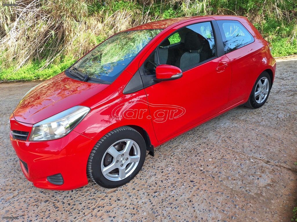 Toyota Yaris 2012 NAVI-CLIMA-CAMERA-FULL EXTRA!!!
