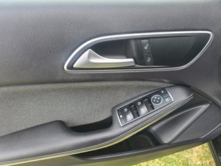 Mercedes-Benz A 180 2015 CDI-thumb-23