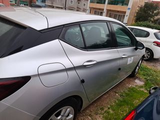 Opel Astra 2019-thumb-4