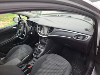 Opel Astra 2019-thumb-9