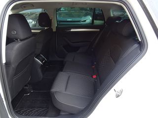 Skoda Superb 2020-thumb-11