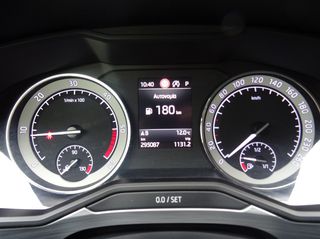 Skoda Superb 2020-thumb-15