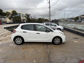 Peugeot 208 2015-thumb-5