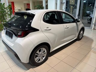 Toyota Yaris 2026 ΕΤΟΙΜΟΠΑΡΑΔΟΤΟ HYBRID ACTIVE ΠΕΡΛΑ-thumb-4