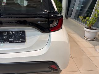 Toyota Yaris 2026 ΕΤΟΙΜΟΠΑΡΑΔΟΤΟ HYBRID ACTIVE ΠΕΡΛΑ-thumb-7
