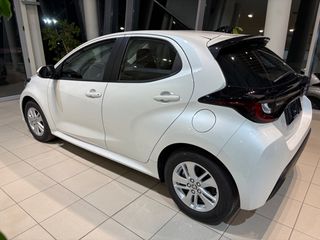 Toyota Yaris 2026 ΕΤΟΙΜΟΠΑΡΑΔΟΤΟ HYBRID ACTIVE ΠΕΡΛΑ-thumb-12