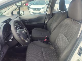 Toyota Yaris 2013-thumb-4