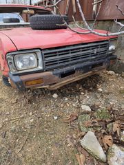 Toyota Hilux (1981-1983) "Τετράγωνο Φανάρι" - Ανταλλακτικά Φανοποιίας & Μηχανικά