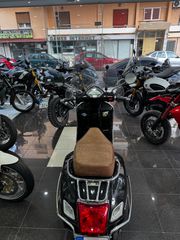 Vespa GTS 250 2017-thumb-7